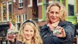 Moeder En Dochter Met Pas In De Hand