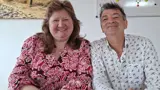Foto Van Paméla En Raymond In Gesprek
